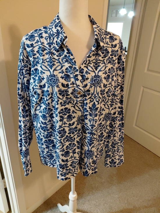Talbots Tops - Talbots Top Petite XL Blue White EUC